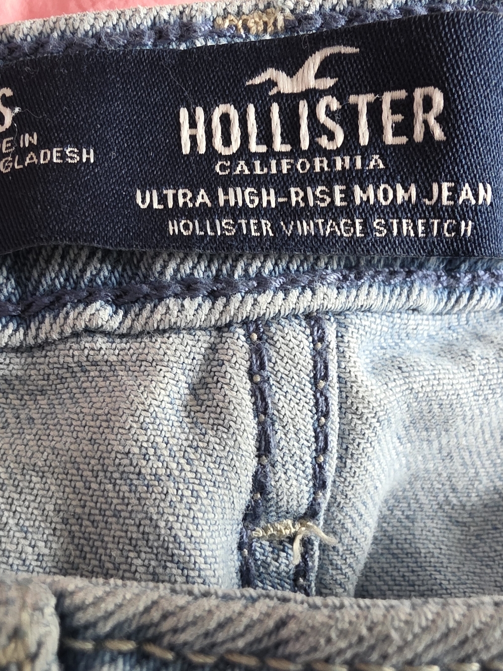 Hollister Ultra High-Rise Mom Jeans - Light Blue